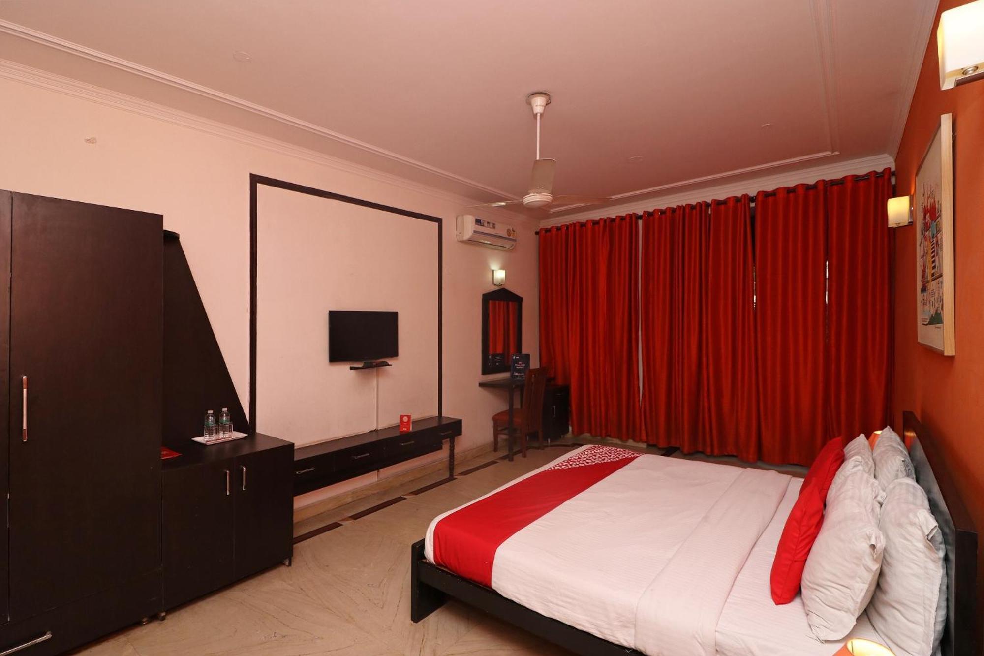 Super Hotel O Hare Rama Guest House New Delhi Bagian luar foto